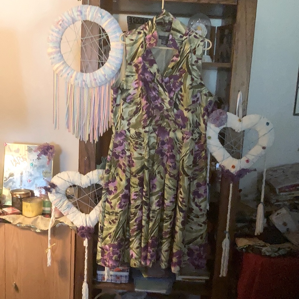 Sleeveless tropical print dress